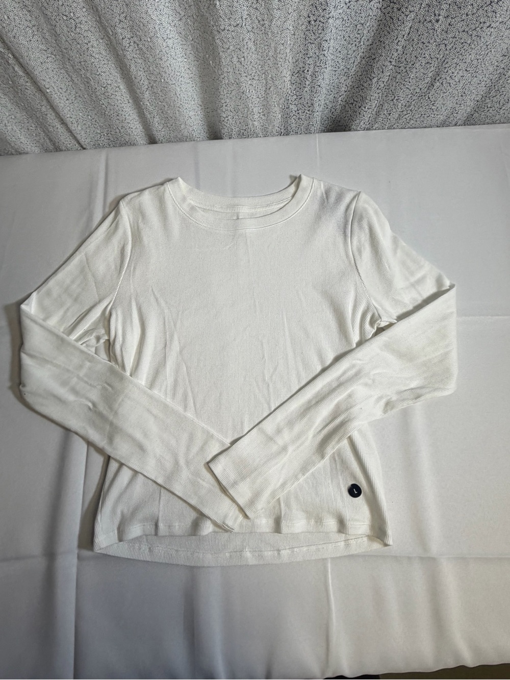 Hollister Women's Cream Long-Sleeve Crewneck Tee